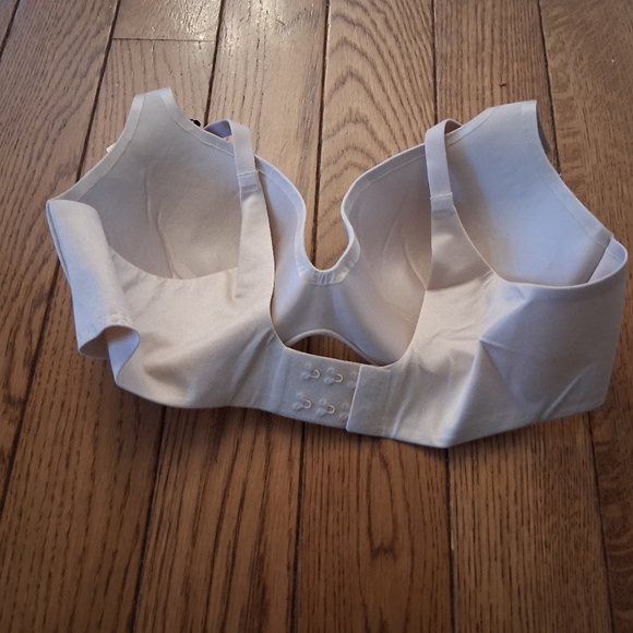 Victoria's Secret Light Cream Bra Victorias Secret Incredible Lined Demi Nwt - Picture 3 of 5